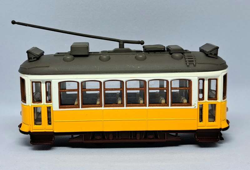 Amarelis - Lisbon 28 Tram Model  1:87 (9x4x3cm) - Yellow - Gorgeous!