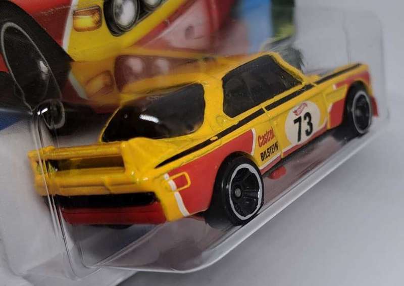 Hot Wheels - Die Cast 1:64- Custom `73 BMW 3.0 CSL Race Car