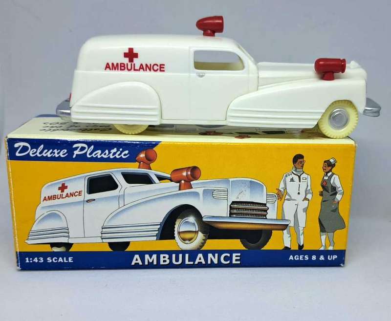 Retro Dime Store Dreams - Deluxe Plastic - Ambulance 1:43 NM