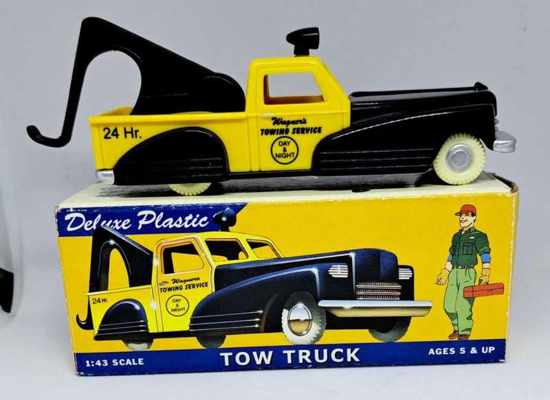 Retro Dime Store Dreams - Deluxe Plastic - Tow Truck 1:43 NM