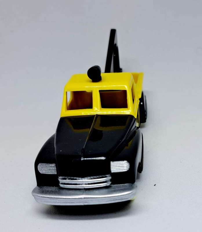 Retro Dime Store Dreams - Deluxe Plastic - Tow Truck 1:43 NM