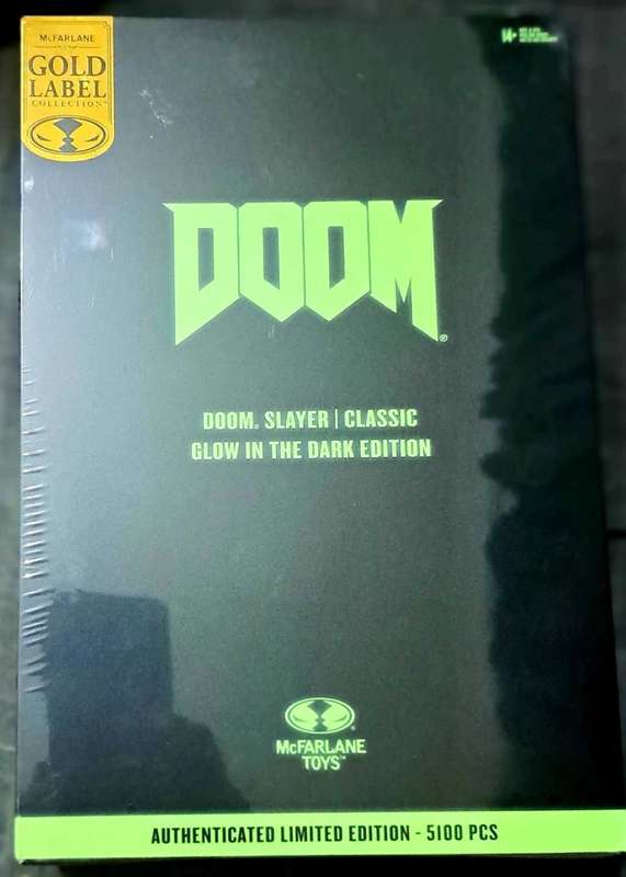 McFarlane Toys - Doom Slayer Classic Glow in The Dark Edition, 7in Action Figure, Gold Label