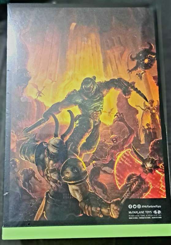 McFarlane Toys - Doom Slayer Classic Glow in The Dark Edition, 7in Action Figure, Gold Label