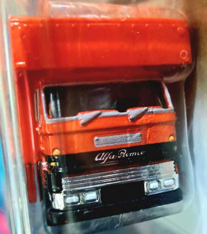 Hot Wheels Premium - Alfa Romeo 155 V6 TI & Alfa Fleet Flyer