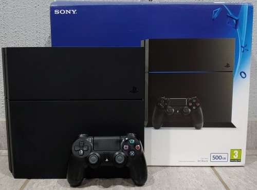 PS4 Console 500GB (boxed ) Apex , Fortnite , Fall guys