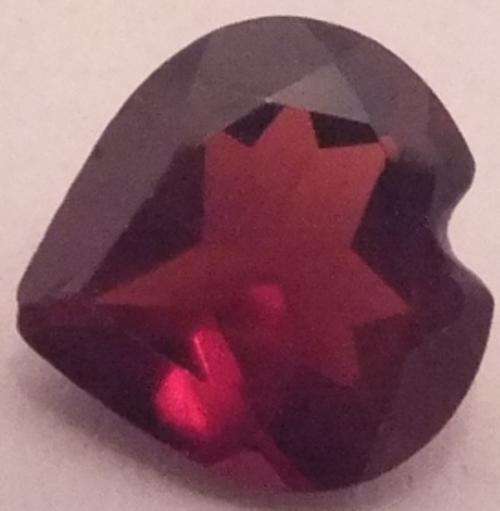 GORGEOUS GARNET HEART - 0.70 ct