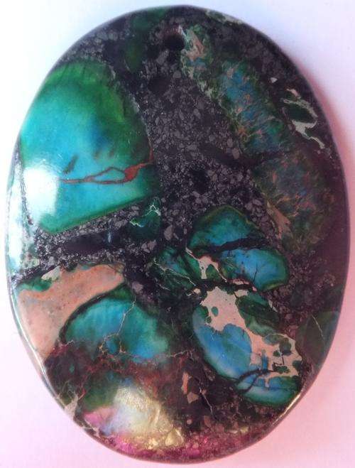 STUNNING SYNTHETIC GEMSTONE PENDANT - 70.45 ct