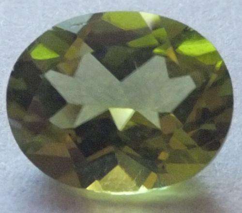 SPARKLING NATURAL GENUINE BURMESE PERIDOT - 9x7mm