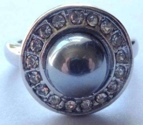 Stunning Black Pearl Fashion Ring