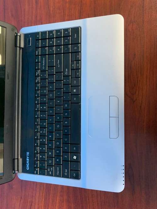 Gigabyte Q1585N Laptop