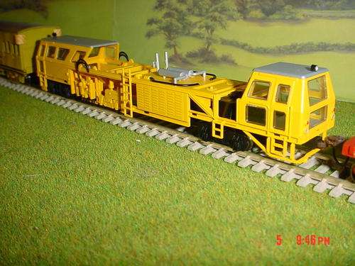 HO Motorized Railway Ballast Regulator Machine (Boxed- New) [postage included]