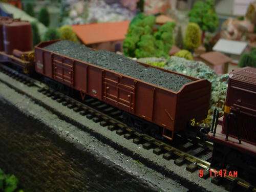 HO Model of SAR B Open Wagon upgraded: Bettendorff Bogies, metal wheels, Kadeeo couplers & Coal Load