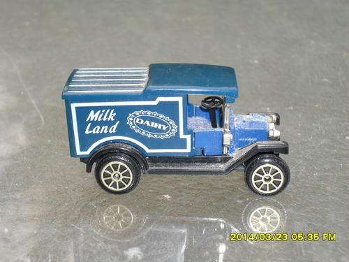 HO Classic Old Timer Delivery Vehicle