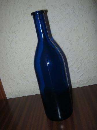 ? RETRO BLUE BOTTLE NO CHIPS OR CRACKS~   HAVE A LOOK!!!