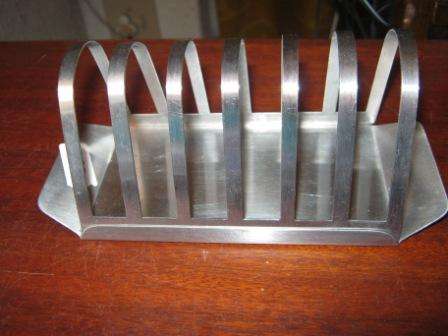 VINTAGE METAL TOASTER RACK~ UNUSED CONDITION~  HAVE A LOOK !!
