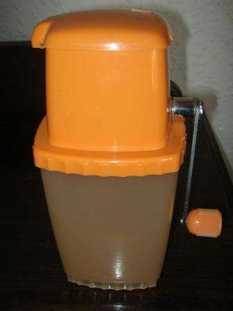 ICE CRUSHER IN WORKING CONDITION~HAVE A LOOK!!!!!!!!