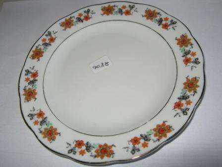 VINTAGE LOOKING SIDE PLATE WITH GOLD TRIM & FLORAL DESIGN ~ NO CHIPS OR CRACKS ~ HAVE A LOOK !!