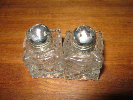 PAIR OF GLASS PEPPER & SALT SET~ NO CHIPS OR CRACKS~  HAVE A LOOK!!!