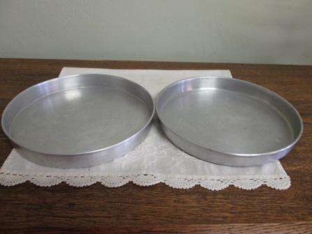 PAIR OF ROUND  CAKE TINS ~ IN USED CONDITION~ HAVE A LOOK!!!!!!!