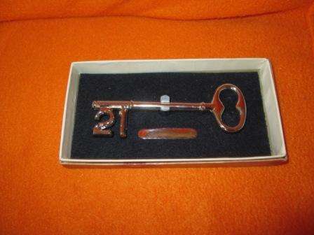 METAL 21ST BIRTHDAY KEY STILL IN ITS BOX~ HAVE A LOOK!!!
