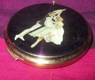 OLD POWDER COMPACT WITH MIRROR AND BALLET DESIGN ~  HAVE A LOOK!!!