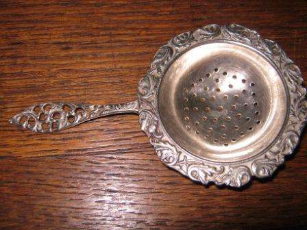 VINTAGE NIEUW SILVER TEA STRAINER? SILVER  ? MADE IN HOLLAND~ IN GOOD CONDITION ~ HAVE A LOOK!!