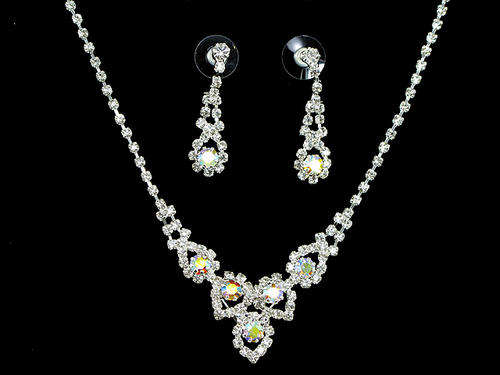 ** MOTHER'S DAY ** Crystal Necklace/Earrings Set