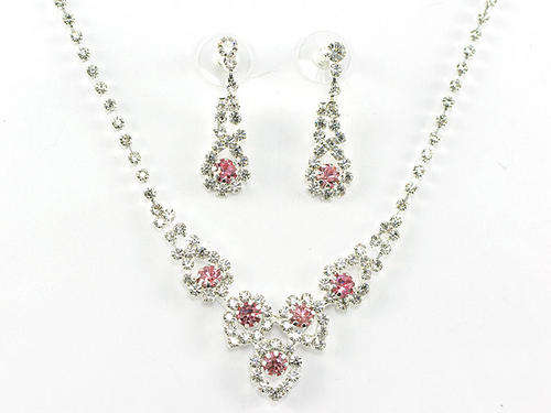 ** MOTHER'S DAY ** Crystal Necklace/Earrings Set