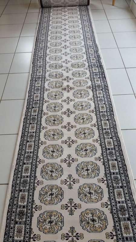 Beautiful , Vibrant , Modern , Excellent Quality Turkish Carpet 8M Runner