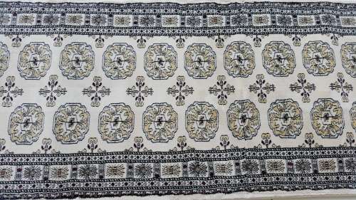 Beautiful , Vibrant , Modern , Excellent Quality Turkish Carpet 8M Runner