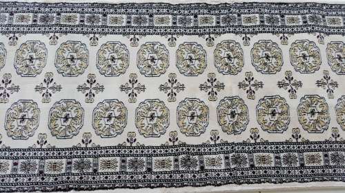Beautiful , Vibrant , Modern , Excellent Quality Turkish Carpet 8M Runner