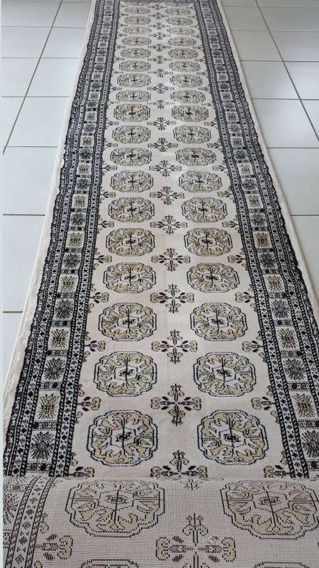 Beautiful , Vibrant , Modern , Excellent Quality Turkish Carpet 8M Runner