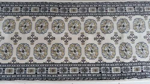 Beautiful , Vibrant , Modern , Excellent Quality Turkish Carpet 8M Runner