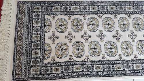 Beautiful , Vibrant , Modern , Excellent Quality Turkish Carpet 8M Runner