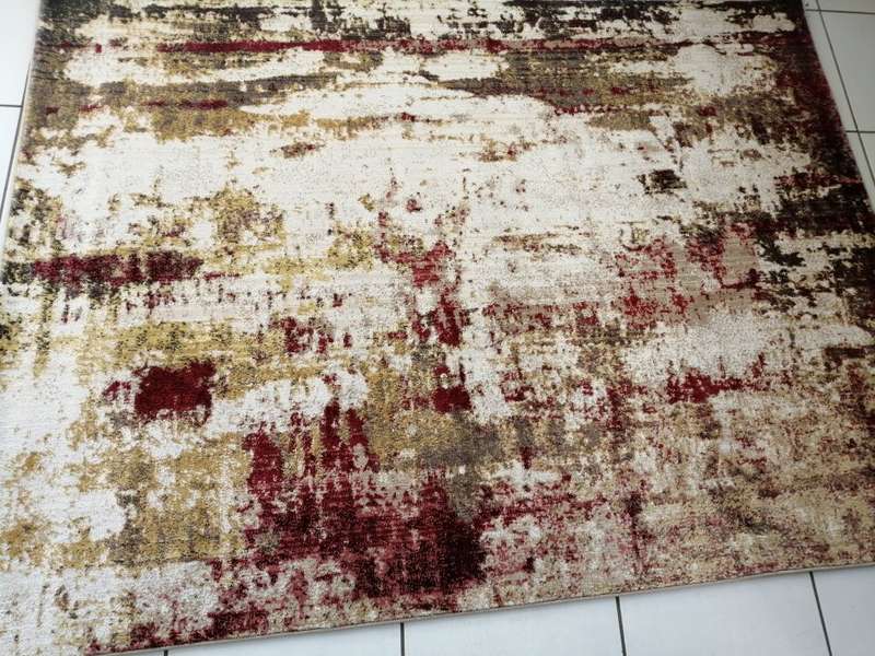 Beautiful , Vibrant , Modern , Excellent Quality Bedroom Rug - 2 Options Available