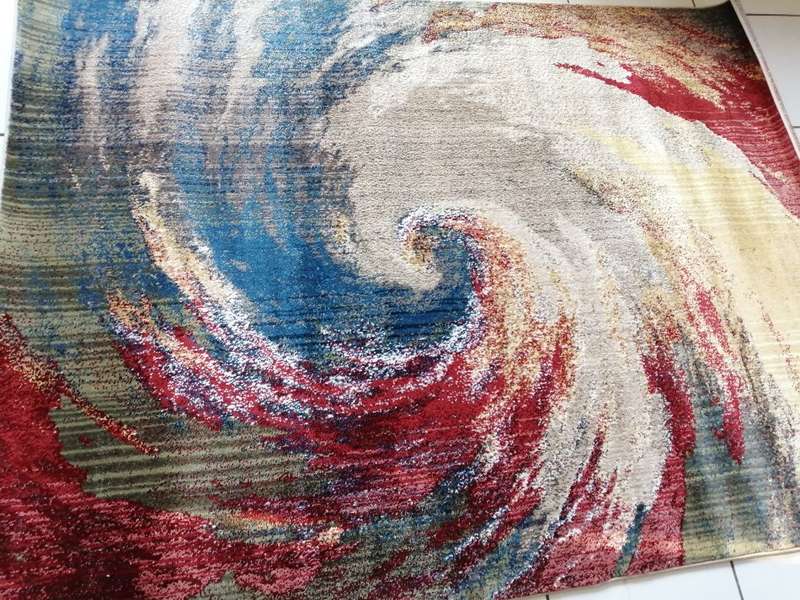 Beautiful , Vibrant , Modern , Excellent Quality Moderrn Rug