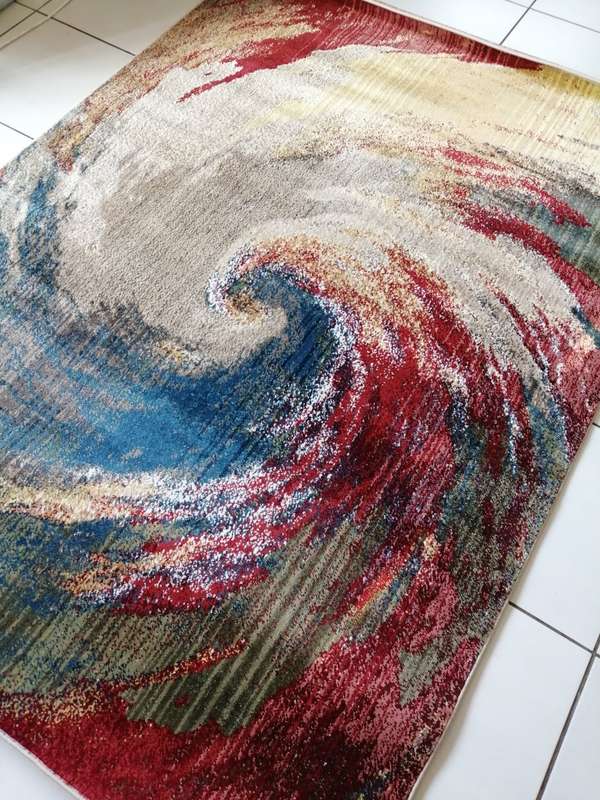 Beautiful , Vibrant , Modern , Excellent Quality Moderrn Rug