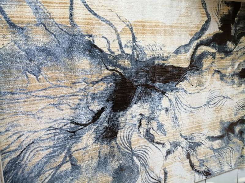Beautiful , Vibrant , Modern , Excellent Quality Moderrn Rug