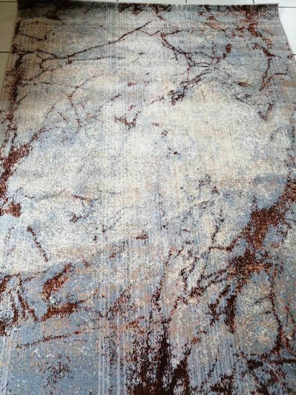 Beautiful , Vibrant , Modern , Excellent Quality Moderrn Rug