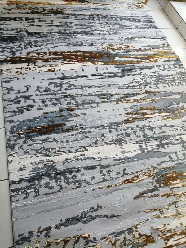 Beautiful , Vibrant , Modern , Excellent Quality Turkish Modern Rug