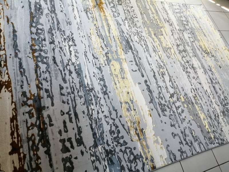 Beautiful , Vibrant , Modern , Excellent Quality Turkish Modern Rug