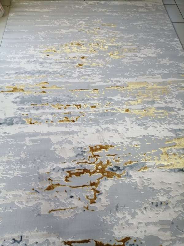Beautiful , Vibrant , Modern , Excellent Quality Turkish Modern Rug