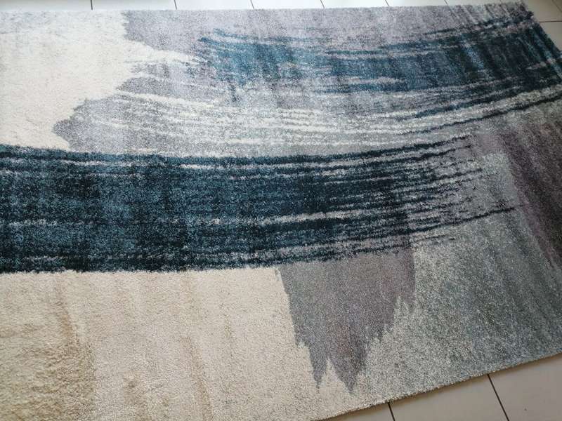 Vibrant , Modern , Excellent Quality Turkish Shaggy Rug