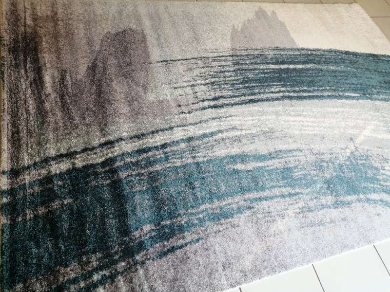 Vibrant , Modern , Excellent Quality Turkish Shaggy Rug