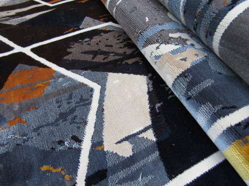Modern Abstract Design Rug / Size 2m x 2.9m
