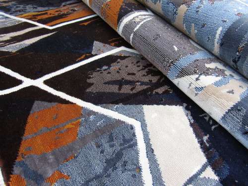 Modern Abstract Design Rug / Size 2m x 2.9m