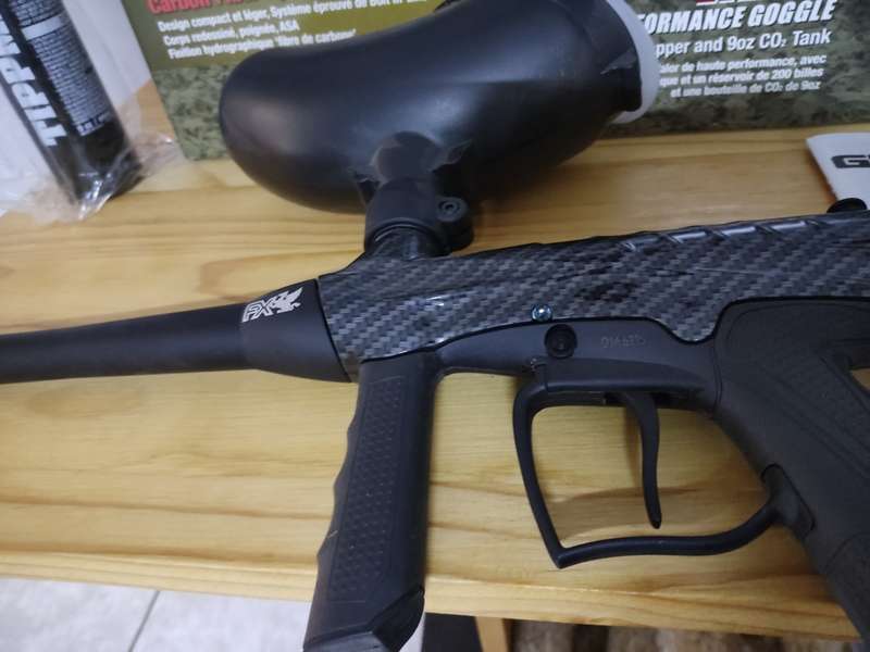 TIPPMANN GRYPHON FX POWERPACK PAINTBALL COMBO