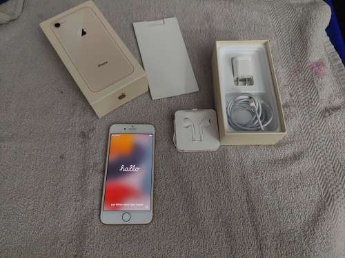 Iphone 8 64gb Gold week old unwanted gift