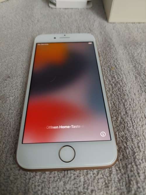 Iphone 8 64gb Gold week old unwanted gift