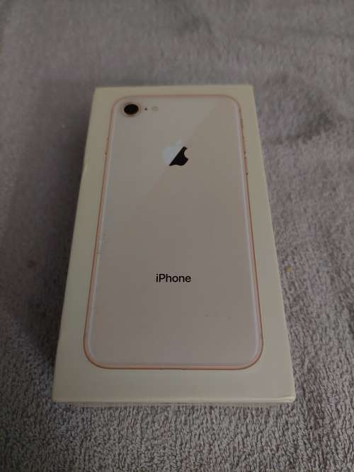 Iphone 8 64gb Gold week old unwanted gift